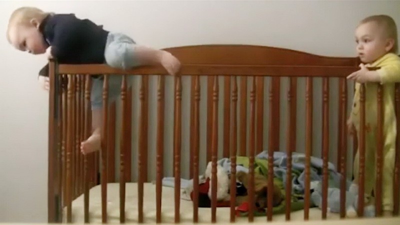 Bábätká utekajú z postieľky_internet_nový hit